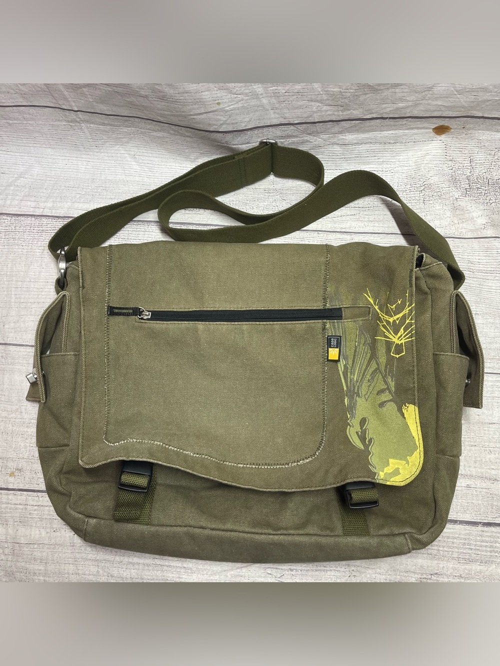 Case Logic SNM-15 Canvas Messenger Laptop Bag Green 17x12x4 Shoulder Bag